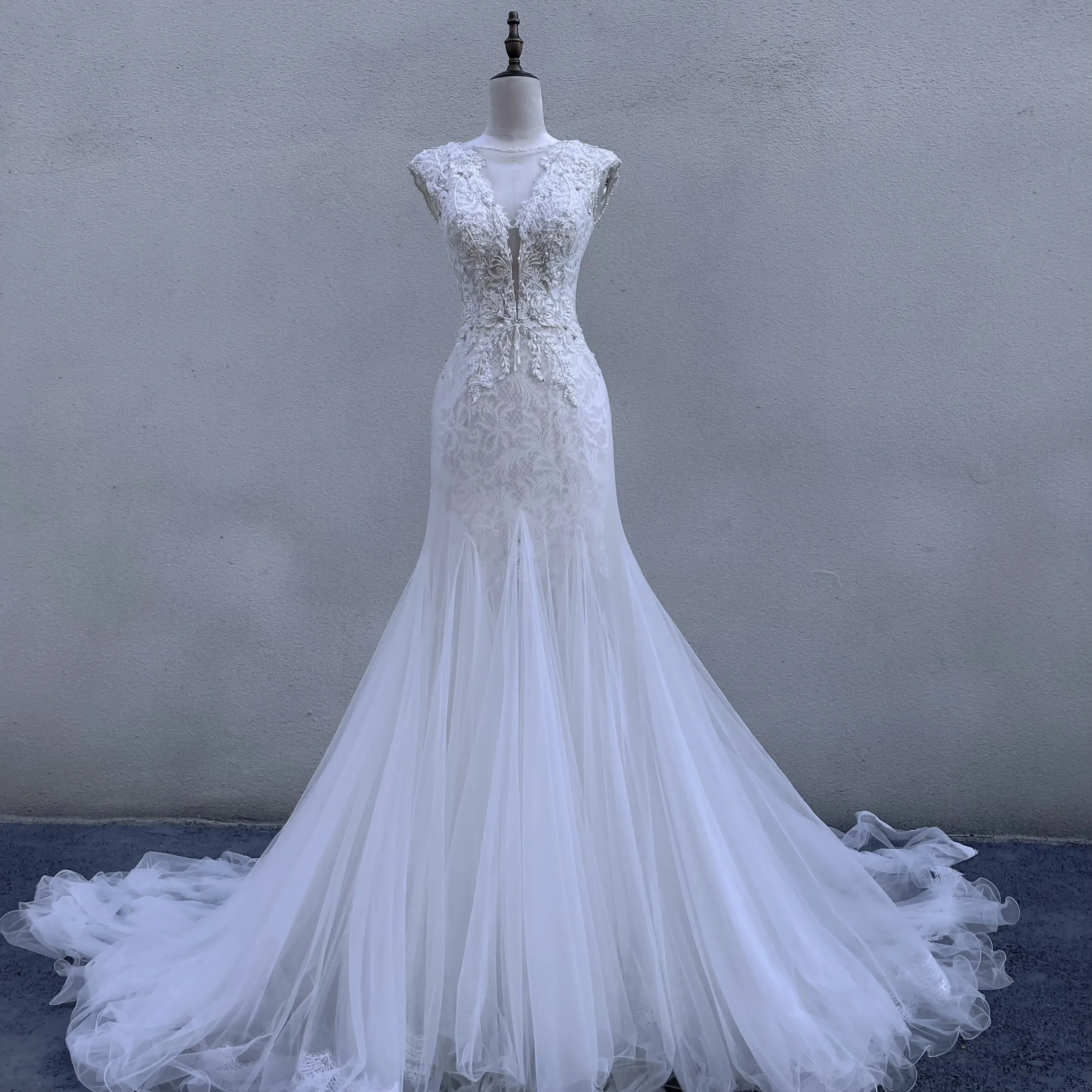 Luxury Prom Dress Bridal Wedding Ladies Lace Backless White V Neck Flared Dress Fashion Classic Mermaid Wedding Dress