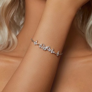 สร้อยข้อมือเงินแท้ 925 ประดับผีเสื้อเต้นรำ ดีไซน์หรูหรา ประดับเพชร CZ ระยิบระยับ สำหรับผู้หญิง เหมาะสำหรับงานแต่งงาน เครื่องประดับคุณภาพ - Product Image 6