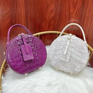 Sac à bandoulière rond en cuir de crocodile 100 % véritable violet – Sac à main de luxe à poignée unique avec fermeture éclair |   Sac fourre-tout OEM - Product Image 4