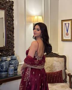 Conjunto de Traje Anarkali Moderno Color Granate de Seda Pur Vichitra de Primera Calidad, para Festivales, Bodas y Fiestas, con Bordado, Lentejuelas y Codificación Zari - Product Image 6