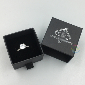Cajas de Joyería de Cartón Rígido con Logotipo Personalizado Impreso en Blanco de Lujo al por Mayor, con Forro de Esponja - Product Image 4