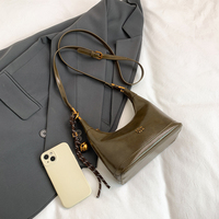Sac Hobo Brillant Femme Y2K Petit Sac à Bandoulière Croisé avec Anneau et Breloque Boule Grande Capacité pour Fête Voyage Usage Quotidien