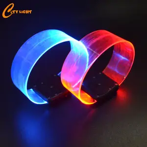 नए साल क्रिसमस पार्टी चुंबक एलईडी चमकती कंगन, चमक wristband