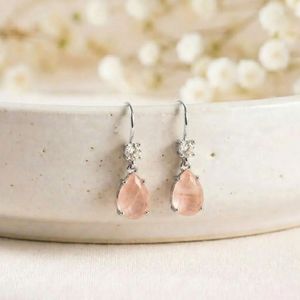 Pendientes Colgantes Elegantes de Cuarzo Rosa en Forma de Pera Hechos a Mano con Circonitas en Plata de Ley 925 o Chapados en Oro, Joyería Fina - Product Image 6