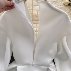 热销高级感觉衬衫女v领立方花泡泡袖上衣 - Product Image 5