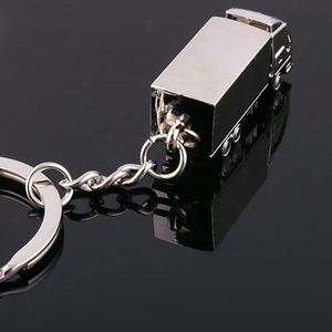 Porte-clés en métal personnalisé avec logo, en forme de mini semi-remorque, pour cadeau promotionnel de logistique - Product Image 4