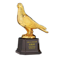 Accessoires de trophée en résine, pièces de trophée à thème créatif, grand trophée colombe avec logo personnalisé pour pigeons voyageurs