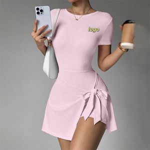 Sportkleid mit Rundhalsausschnitt, Kurzen Ärmeln, Hautengem Schnitt, Schlitz und Schnürung für Damen, Geeignet für Tennis und Golf im Freien - Product Image 1