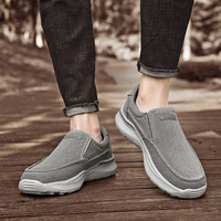 Chaussures décontractées pour personnes âgées, style slip-on, dessus en toile souple, semelle extérieure légère en EVA, doublure en mesh respirant, absorption des chocs