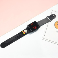 Montre numérique LED grand écran 2026, couleur bonbon, motif fraise et animaux de dessin animé, tendance et abordable