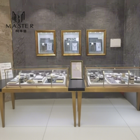 Vitrine de présentation en verre trempé MASTER 150*55*105cm avec éclairage LED, comptoir de présentation de bijoux de luxe en or avec serrure et dessus blanc