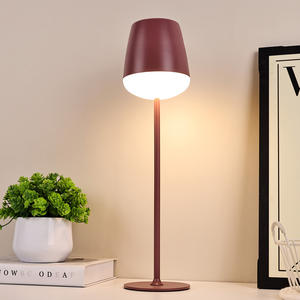 Nouvellement Design Soins Des Yeux Lumière Chaude Base En Métal Vin Rouge Highfoot Verre Abat-Jour Led Lampe De Bureau <span class=keywords><strong>avec</strong></span> Batterie Rechargeable - Product Image 3