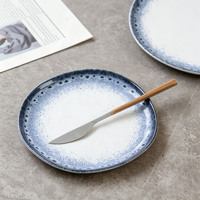Service de table en céramique artisanale EKA, bleu et blanc moucheté, avec glaçure réactive, assiettes et bols pour la restauration et les mariages