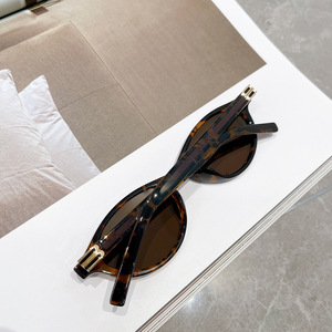 Occhiali da Sole Retrò con Montatura Piccola, Occhiali da Sole Ovali Polarizzati Unisex di Alta Qualità in TR90, Design Cat Eye - Product Image 6