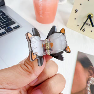 Super mignonnes pinces à cheveux en acrylique style Q, motif animaux, pour femmes, petites pinces monstre, lapin cœur de fille, personnalisées, amusantes, faites à la main - Product Image 3