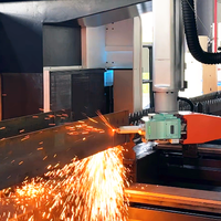 Machine de découpe laser à fibre pour poutres en H en acier doré avec support IA, refroidissement par eau et CNC 3D