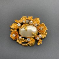 TIANSHE Fashion Mewah Retro Set Perhiasan Kalung Anting Bros Bunga Mutiara Relief Tiga Dimensi Aksesoris