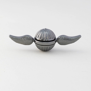 Bán buôn Chất lượng cao mới đến hợp kim nhôm vàng Snitch <span class=keywords><strong>Fidget</strong></span> <span class=keywords><strong>Spinner</strong></span> đôi cánh thiên thần ngón tay con quay hồi chuyển EDC CUPID trai - Product Image 5