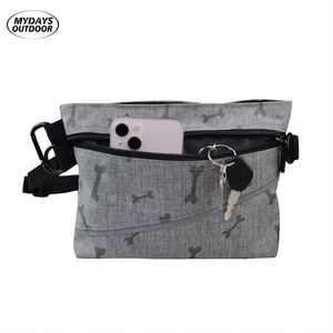 Échantillon gratuit : 2 façons de porter la pochette d'entraînement pour chien avec sangle d'épaule et sangle de taille, pratique pour l'entraînement canin - Product Image 3