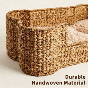 Houten vormgegeven zeegras honden- en kattenbedje, knus rustgevend huisje, handgemaakt dierenmandje - Product Image 3