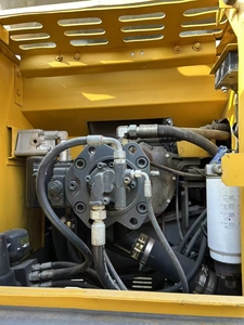 Excavatrice sur chenilles d'occasion XE215DA, 21 tonnes, hydraulique, avec godet jaune pour travaux de terrassement et de construction - Product Image 5