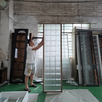Cloison de séparation en verre personnalisée pour hôtel, restaurant, bureau, avec cadre métallique moderne et verre texturé craquelé