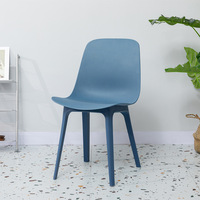 Vente en gros de chaises scandinaves modernes tout en plastique tulipe meubles de salon de chambre à manger chaise à dossier tendance et fabriquée