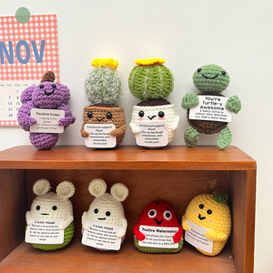 Kit de crochet DIY positif, poupée au crochet moderne faite à la main, carte d'affirmation, cadeau créatif amusant, ornements pour décoration d'anniversaire, fil à crocheter - Product Image 3