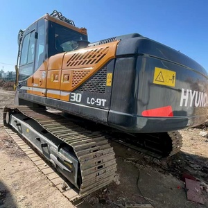 Excavatrice Hyundai R300 robuste, idéale pour les projets de carrière et de terrassement - Product Image 1