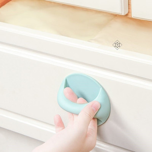 Manija de puerta autoadhesiva para gabinete, refrigerador, puerta corredera de vidrio, diseño moderno y sencillo, material PP, rosa, azul, verde, blanco - Product Image 2