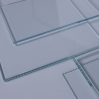 Panneau de verre trempé transparent haute résistance, verre de sécurité durable pour fenêtres, portes, meubles et décoration de bâtiments commerciaux