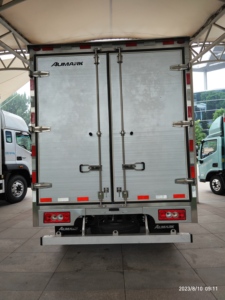Camión Ligero Foton de China, 4x2, Furgoneta Refrigerada, Contenedor de 5-8T, Nuevo, Transmisión Manual, Diésel Cummins, Cámara Trasera FAST - Product Image 6