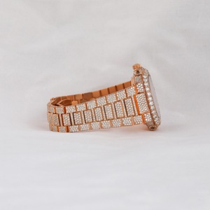 Montre en diamant Moissanite personnalisée Hip Hop de luxe pour hommes avec cadran personnalisé et montre en diamant au design unique - Product Image 3