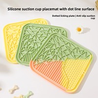 Nouveauté Tapis à lécher pour chien en silicone avec logo personnalisé Bol pour chien Accessoire pour ralentir la consommation des aliments pour les petits animaux
