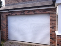 Porte de garage à enroulement en aluminium de qualité supérieure, double couche, à lattes verticales, couleur blanche, belle apparence