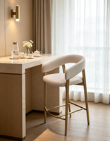 Tabouret de bar en tissu à accoudoirs courbes, base en acier inoxydable 304, pieds couleur champagne, chaise de comptoir personnalisable pour hôtel, extérieur, chambre
