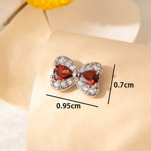 Pendientes de Cartílago con Lazo de Princesa para Niñas |   Pernos de Barra de Acero Inoxidable con Doble Rosca |   Lindos Adornos para Perforaciones de Oreja - Product Image 5