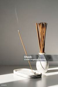 Incienso de Agarwood Vietnamita Hecho a Mano de Primera Calidad, Logotipo Personalizado, Agarwood Natural para Meditación, Relajación, Aromático y Ecológico - Product Image 6