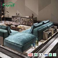 Canapé modulaire en velours de designer italien avec étagères de rangement intégrées, canapé en forme de L pour salon de villa de luxe