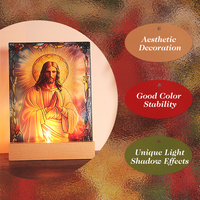 Buntglas-Kunstdeko Sonnenfänger Jesus-Panel mit Eisenrahmen und Holz-Kerzenständer - Handgefertigte Religiöse Dekoration 25cm für Gebetsaltäre