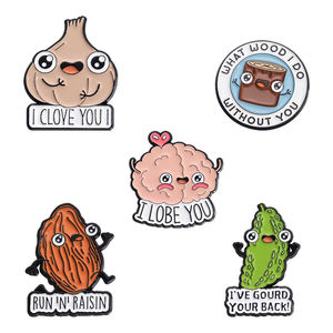 INS Style Personnalité Drôle Big Eyed <span class=keywords><strong>Humour</strong></span> Légumes Thème Ail Concombre Motif Alliage Broche Irrégulier Badge En <span class=keywords><strong>Gros</strong></span> Pins - Product Image 2