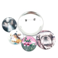 Le fabricant d'insignes à épingles en métal personnalisé, léger et portable, conçoit des badges à boutons 3d en métal