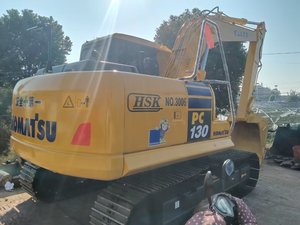 Excavatrice d'occasion en PC130-7 Komatsu du Japon, en bon état, avec composants centraux, moteur de pompe à moteur - Product Image 2