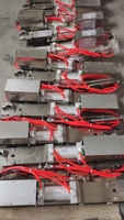Machine de scellage pneumatique semi-automatique à froid pour cartons et emballages en bois, utilisée dans les industries du poisson vivant et des produits chimiques