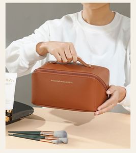 Sac de toilette de voyage personnalisé en gros, souple, avec poignée, fermeture éclair, grande capacité, étanche, pour maquillage, en PU - Product Image 5