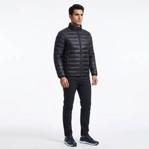 Doudoune matelassée en toile de haute qualité pour homme, idéale pour l'hiver et les températures froides, style urbain, col montant, logo frontal - Product Image 1