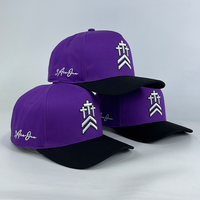 Présentoir de casquettes de baseball personnalisées de la série Designer avec sangle réglable, idéal pour les cadeaux promotionnels en salon professionnel