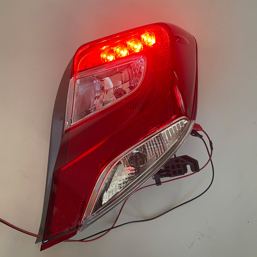 Car Rear Lights Tail Lamp for Toyota Vitz NSP130 NCP131 NCP135