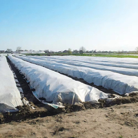 Tissu en polaire d'hiver non tissé en PP de haute qualité, respirant, écologique, pour l'agriculture, avec des rouleaux à motif croisé