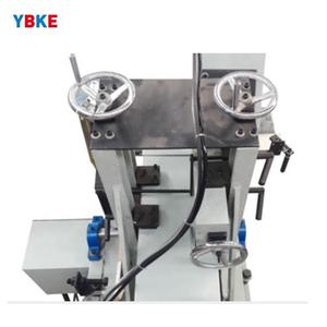 Machine de fraisage à deux axes commandée par PLC et motorisée pour la production de fenêtres en aluminium, UPVC et PVC - Product Image 2